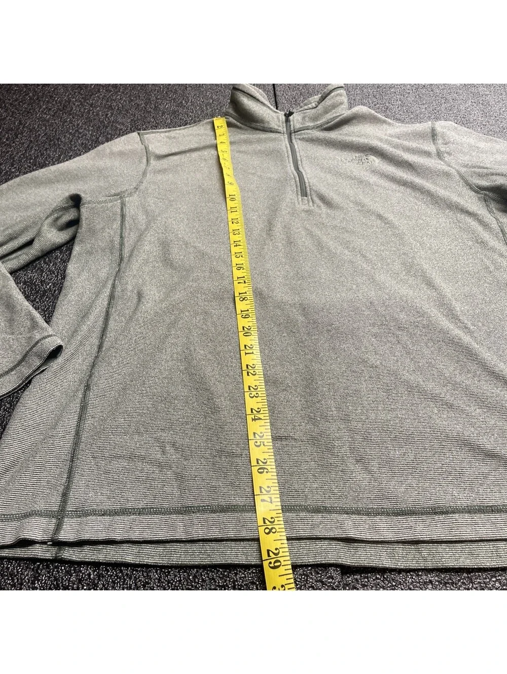 The North Face Light Weight Green Pull Over 1/4 Zip Fleece Jacket Men's Large